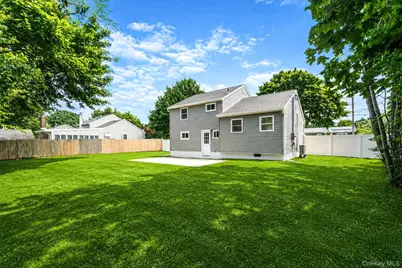 610 Americus Avenue, Patchogue, NY 11772 - Photo 34