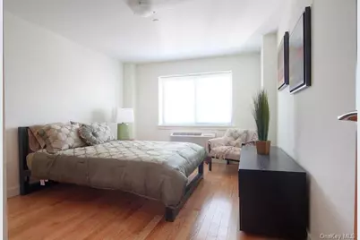 3135 31st Street #605, Astoria, NY 11106 - Photo 2