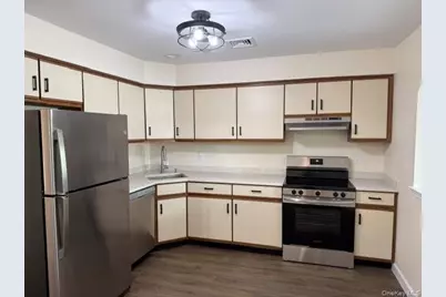 1 Atlantic Avenue #56, Farmingdale, NY 11735 - Photo 6