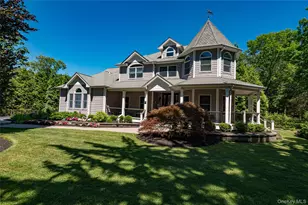67 Sunny Rd, Saint James, NY 11780 - Photo 2