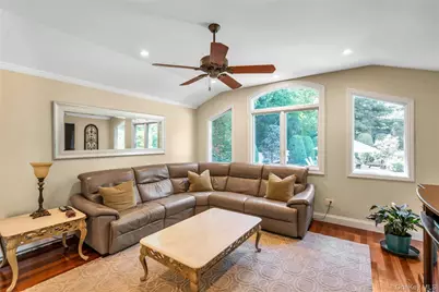 6 Averly Place, Smithtown, NY 11787 - Photo 28