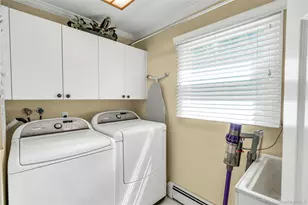 6 Averly Pl, Smithtown, NY 11787 - Photo 32