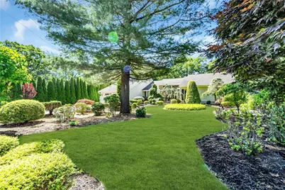 6 Averly Place, Smithtown, NY 11787 - Photo 4