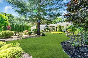 6 Averly Pl, Smithtown, NY 11787 - Photo 4