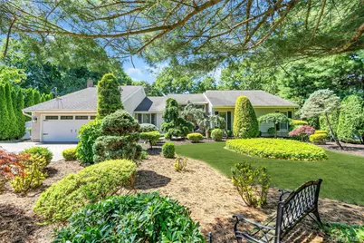 6 Averly Place, Smithtown, NY 11787 - Photo 2