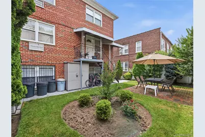 61-26 164 Street, Fresh Meadows, NY 11365 - Photo 16