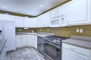27 Underhill Dr, Pomona, NY 10970 - Photo 14