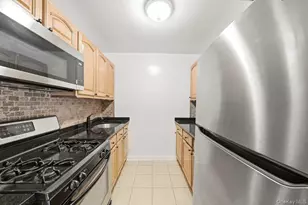 4200 Herkimer Pl, Bronx, NY 10470 - Photo 8