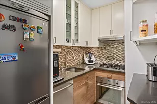 83-15 98th St, Woodhaven, NY 11421 - Photo 6