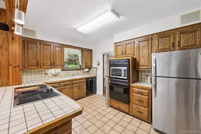 7 Upper Devon Road, Port Jefferson, NY 11777 - Photo 10