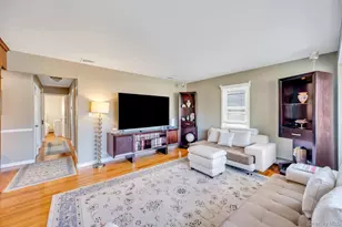 7 Albers Ln, Farmingdale, NY 11735 - Photo 8