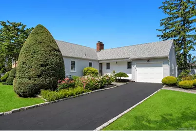 7 Albers Lane, Farmingdale, NY 11735 - Photo 1