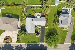 7 Albers Ln, Farmingdale, NY 11735 - Photo 42