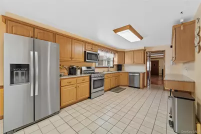 50 Lispenard Avenue, New Rochelle, NY 10801 - Photo 4
