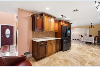303 N Westchester Avenue N, West Babylon, NY 11704 - Photo 6