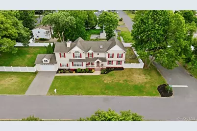 303 N Westchester Avenue N, West Babylon, NY 11704 - Photo 26