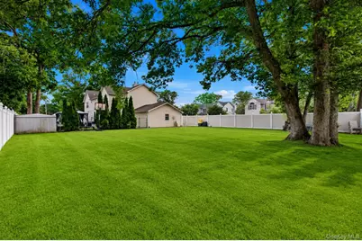 303 N Westchester Avenue N, West Babylon, NY 11704 - Photo 24
