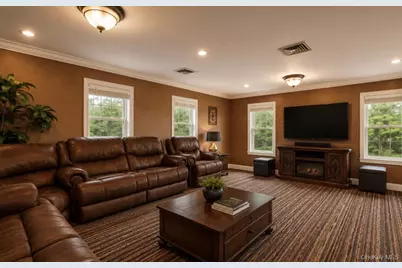 303 N Westchester Avenue N, West Babylon, NY 11704 - Photo 18