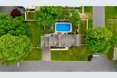 303 N Westchester Avenue N, West Babylon, NY 11704 - Photo 28