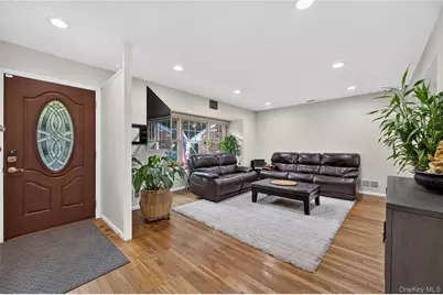 257 Bow Drive, Hauppauge, NY 11788 - Photo 4