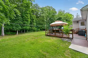 257 Bow Dr, Hauppauge, NY 11788 - Photo 22