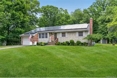 257 Bow Drive, Hauppauge, NY 11788 - Photo 2
