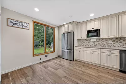 257 Bow Drive, Hauppauge, NY 11788 - Photo 12