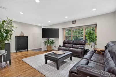 257 Bow Drive, Hauppauge, NY 11788 - Photo 6