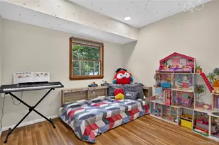 257 Bow Dr, Hauppauge, NY 11788 - Photo 18
