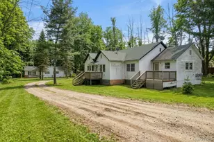 380 Fraser Rd, Kiamesha Lake, NY 12751 - Photo 2
