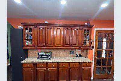 76-53 271st Street, New Hyde Park, NY 11040 - Photo 6