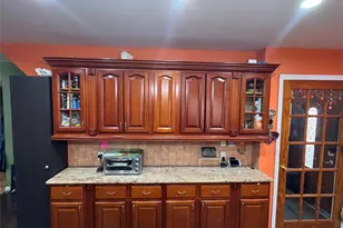 76-53 271st St, New Hyde Park, NY 11040 - Photo 6