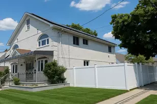 76-53 271st St, New Hyde Park, NY 11040 - Photo 2