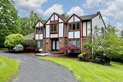3 Larissa Court, Airmont, NY 10952 - Photo 2