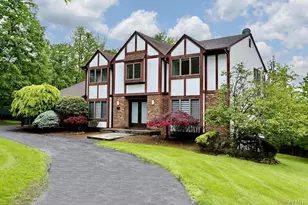 3 Larissa Ct, Airmont, NY 10952 - Photo 2