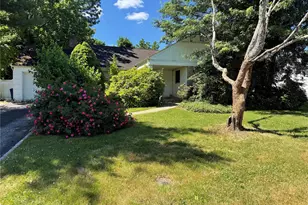 208 Overlook Terrace, East Hills, NY 11577 - Photo 2