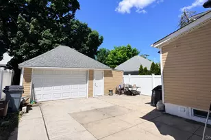 113-06 201st St, Saint Albans, NY 11412 - Photo 18