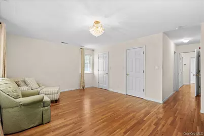 120 Woodruff Avenue, Scarsdale, NY 10583 - Photo 18