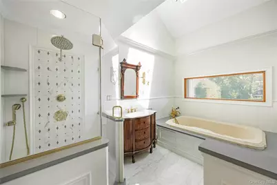 142 Cedar Street, Amityville, NY 11701 - Photo 26