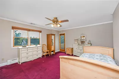 142 Cedar Street, Amityville, NY 11701 - Photo 32