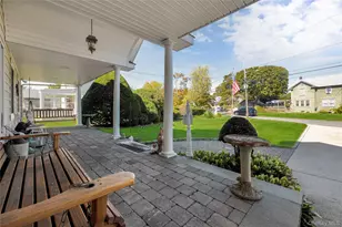 142 Cedar St, Amityville, NY 11701 - Photo 4