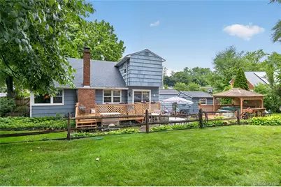 190 Oakwood Road, Huntington Station, NY 11746 - Photo 20