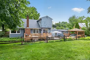 190 Oakwood Rd, Huntington Station, NY 11746 - Photo 20
