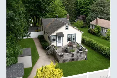 15 Kew Drive, Sound Beach, NY 11789 - Photo 4