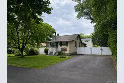 15 Kew Drive, Sound Beach, NY 11789 - Photo 2