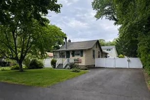 15 Kew Dr, Sound Beach, NY 11789 - Photo 2