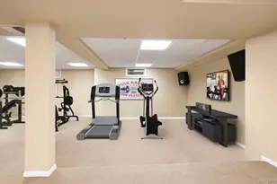 8 Kodiak Dr, Woodbury, NY 11797 - Photo 34