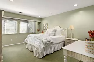 8 Kodiak Dr, Woodbury, NY 11797 - Photo 32