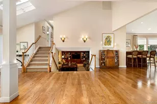 8 Kodiak Dr, Woodbury, NY 11797 - Photo 4