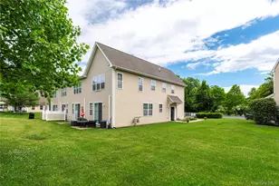 1 Halley Ct, Poughkeepsie, NY 12601 - Photo 18